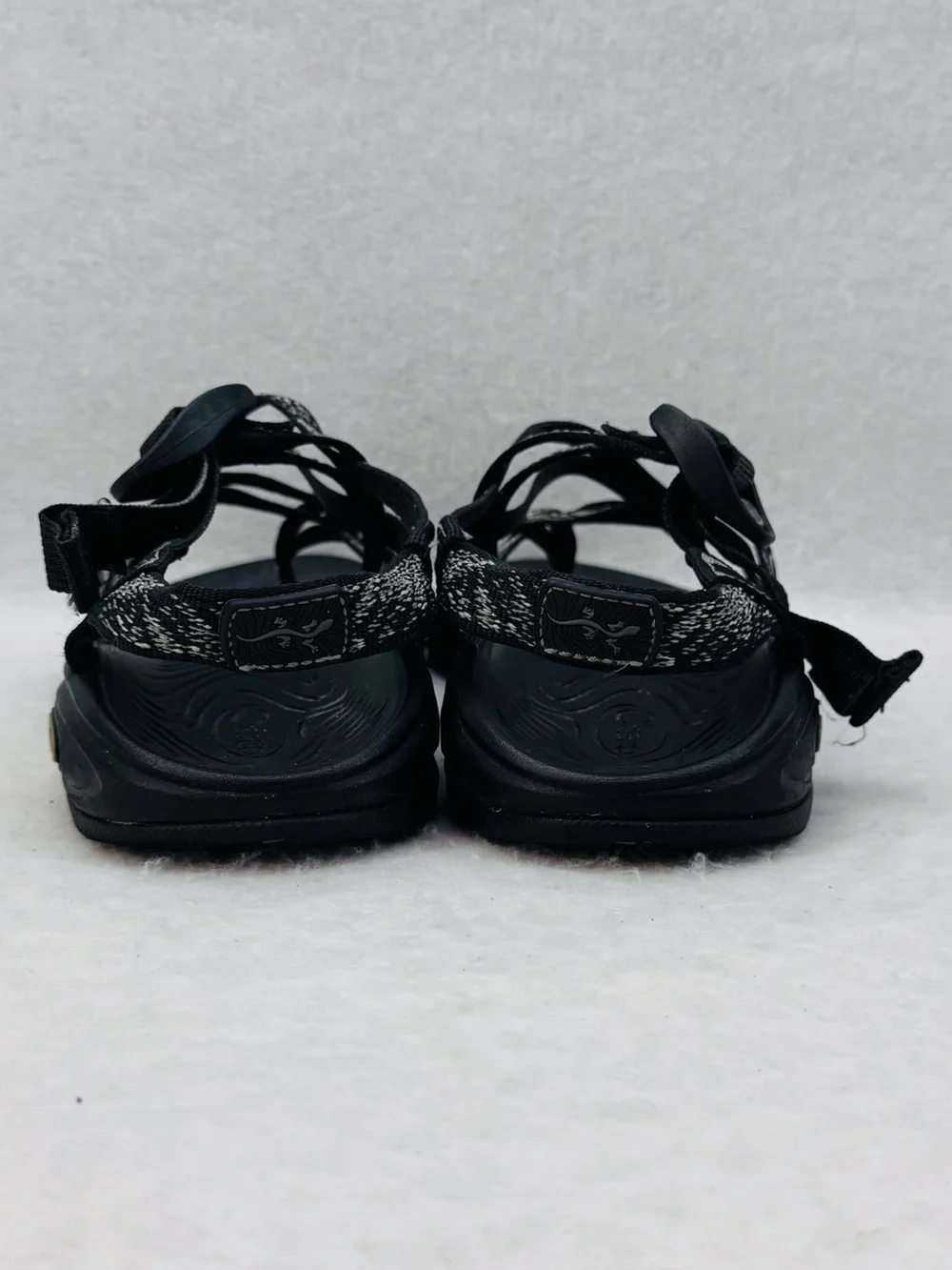 EUC Chaco Women's Z/Volv X2 Sandals Black & Grey size 8 Strappy Arch Support